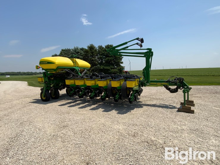 2009-john-deere-1770nt-image-3