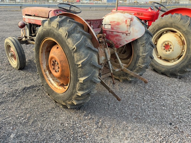 massey-ferguson-135-image-12