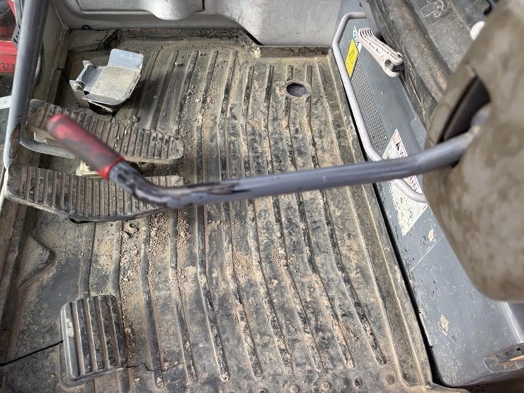 2014-takeuchi-tb290-image-32