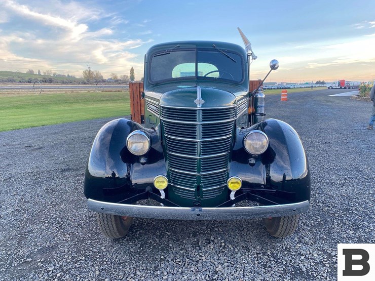 1940-international-d5-30-flatbed-truck-image-8