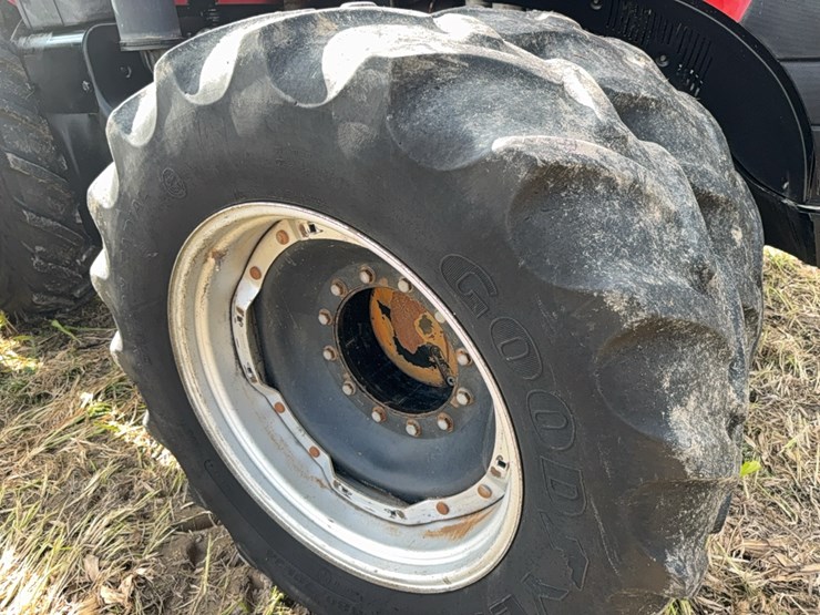 case-ih-magnum-335-image-16