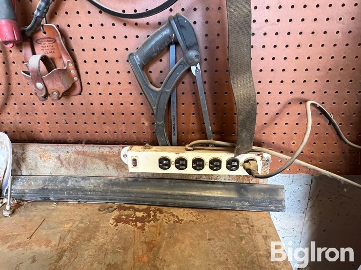 steel-workbench-&-supplies-image-14