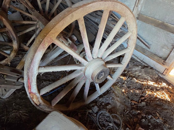 wooden-buck-board-wagon-image-12