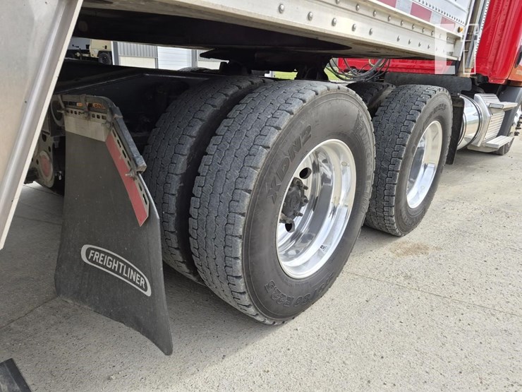 2018-freightliner-cascadia-116-image-10