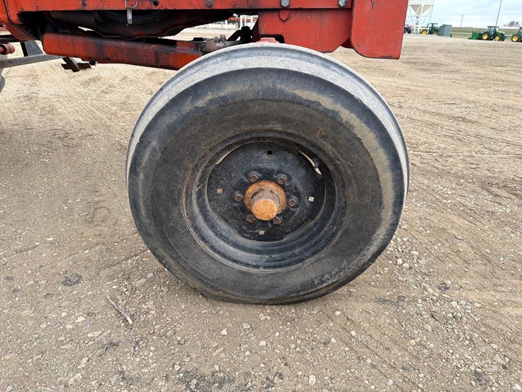 allis-chalmers-190-landhandler-tractor-image-23