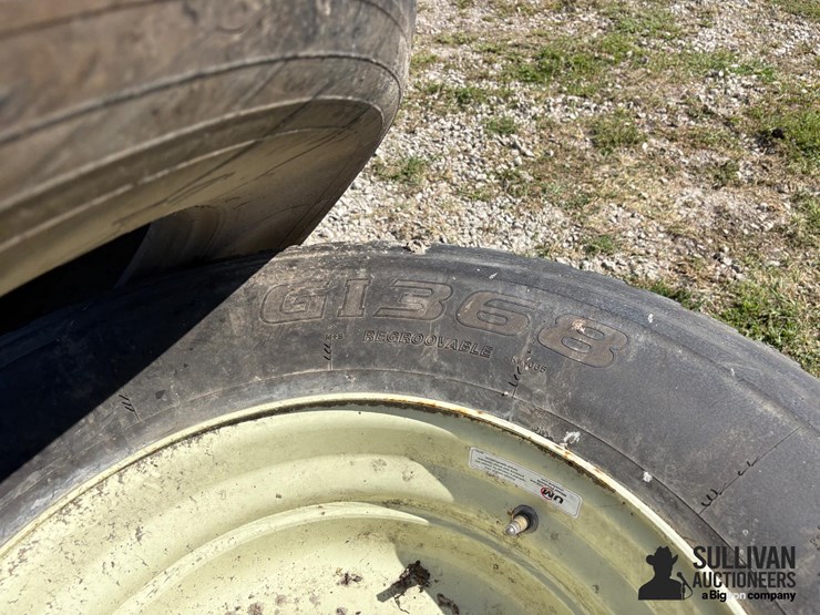 unverferth-8x8-rim-w/-425/65r22.5-tire-&-spare-image-11