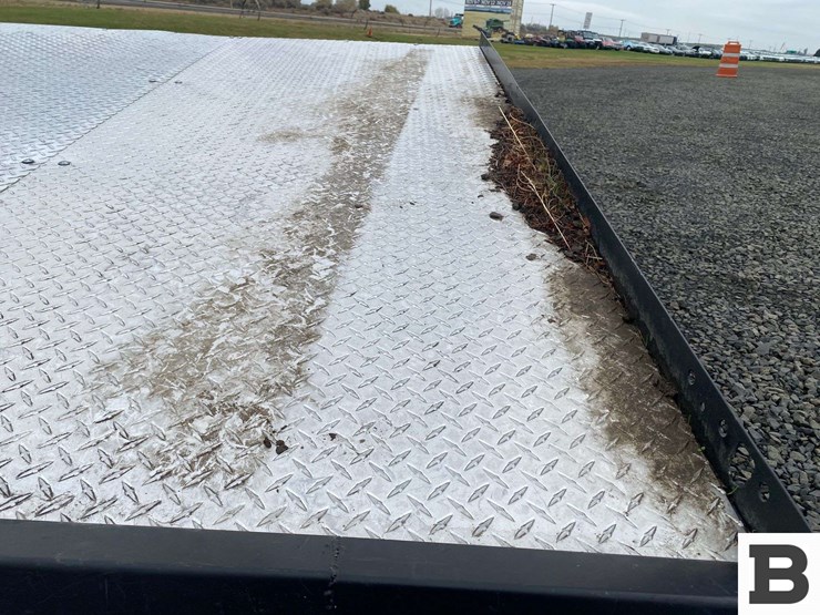 two-place-snowmobile-trailer-image-14