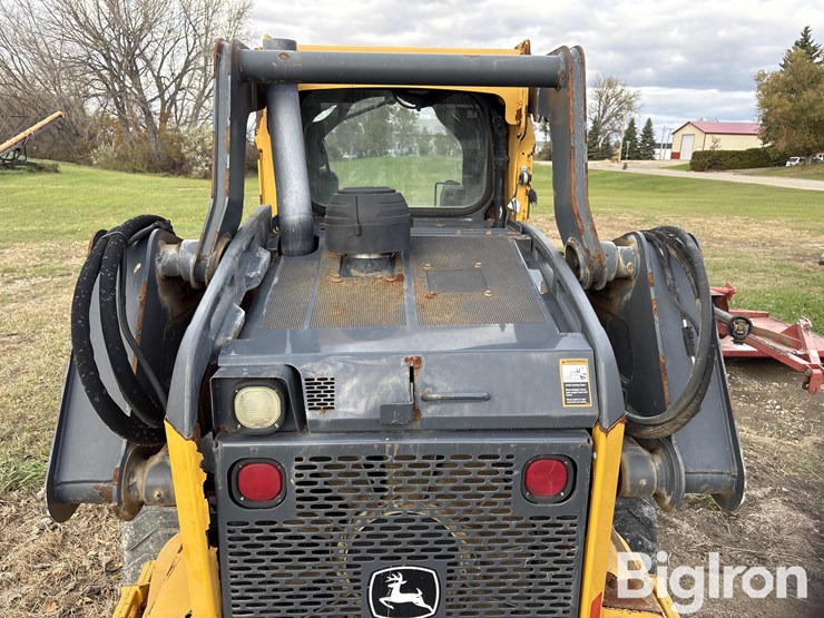 2013-deere-320e-image-18