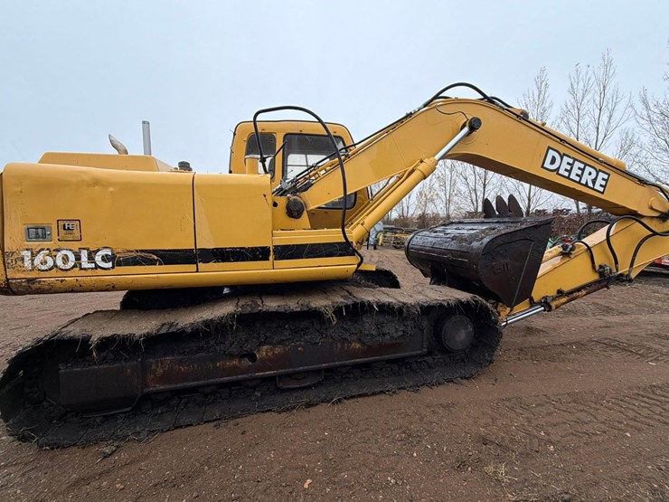 deere-160-lc-image-7