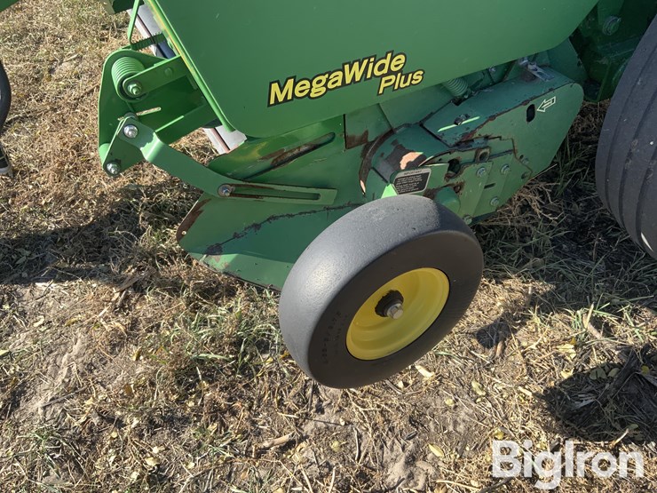 2012-john-deere-568-image-9