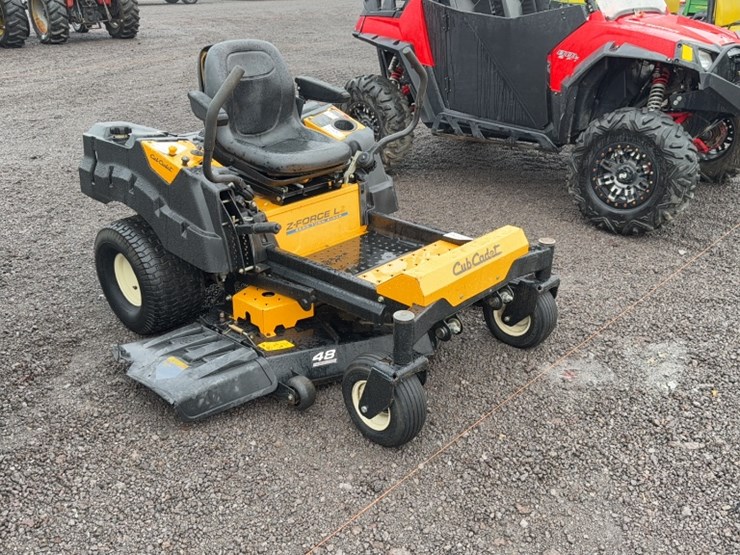 #3097-•-2014-cub-cadet-z-force-lz-zero-turn-mower-image-3