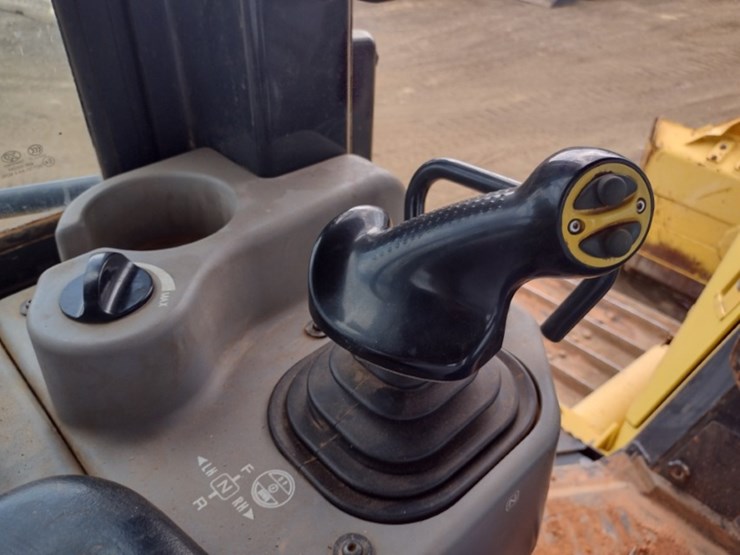 komatsu-d61ex-23-image-10