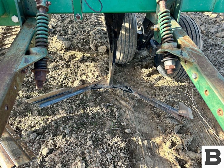 great-plains-9540-plains-plow-image-31