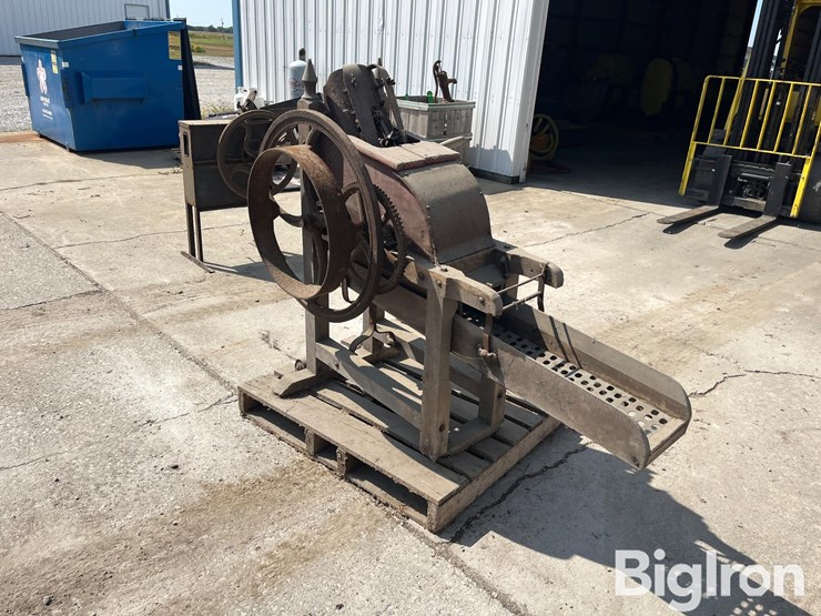 bush’s-no.7-corn-sheller-image-1