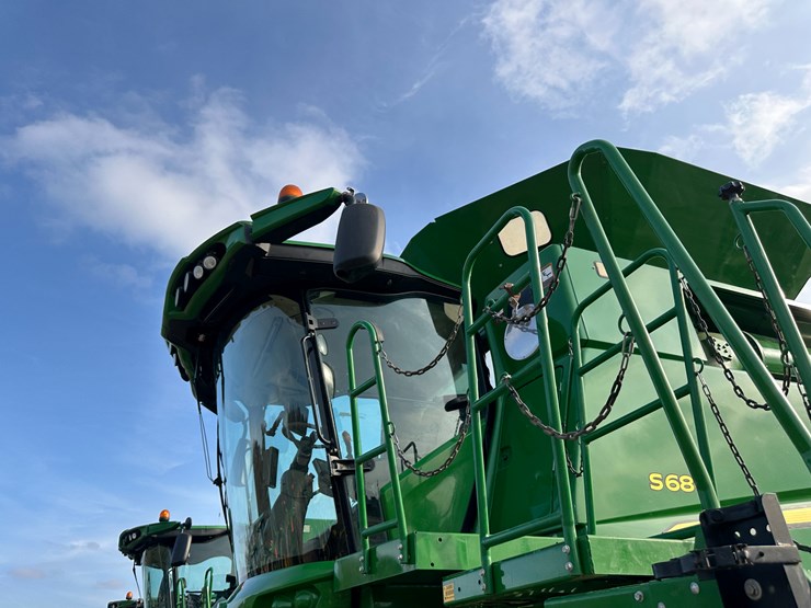 2015-john-deere-s680-image-27