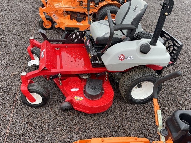 #3092-•-2014-exmark-pioneer-zero-turn-lawn-mower-image-12