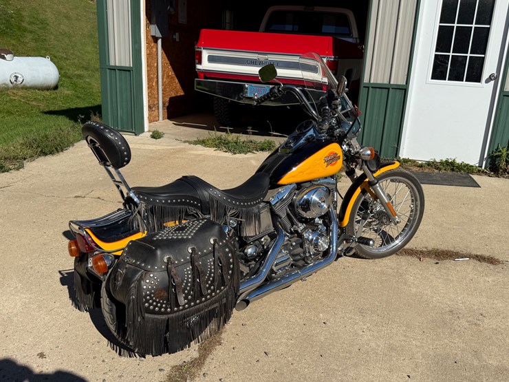 #1738-•-2001-hd-dynawide-glide-bumble-bee-edition-(wi-title-in-delay)-(black-river-falls,-wi)-image-4