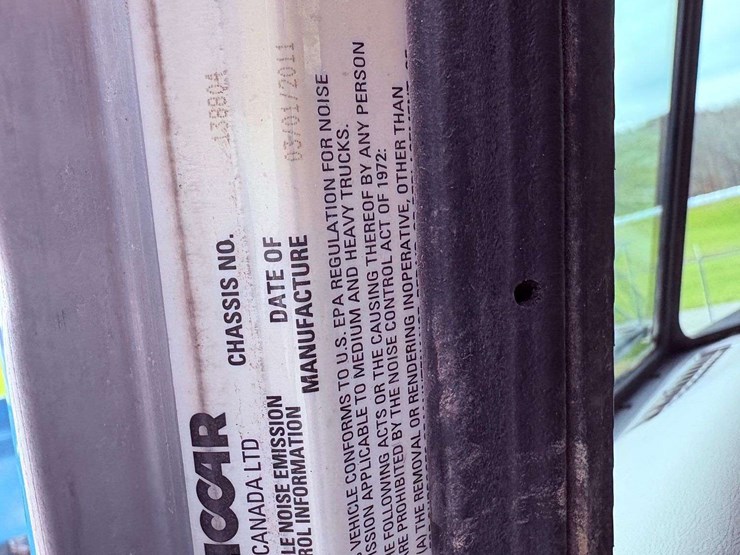 2012-peterbilt-337-image-87