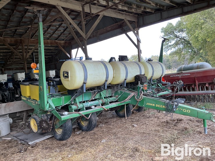 john-deere-7200-image-3