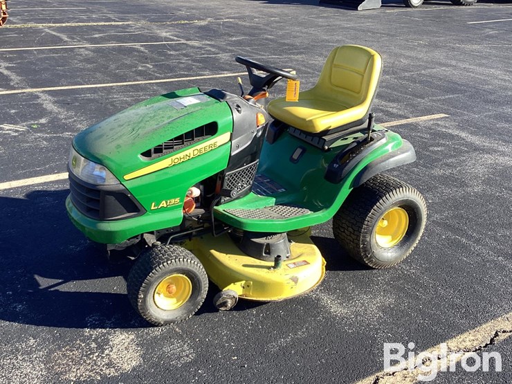 2010-john-deere-la135-image-1