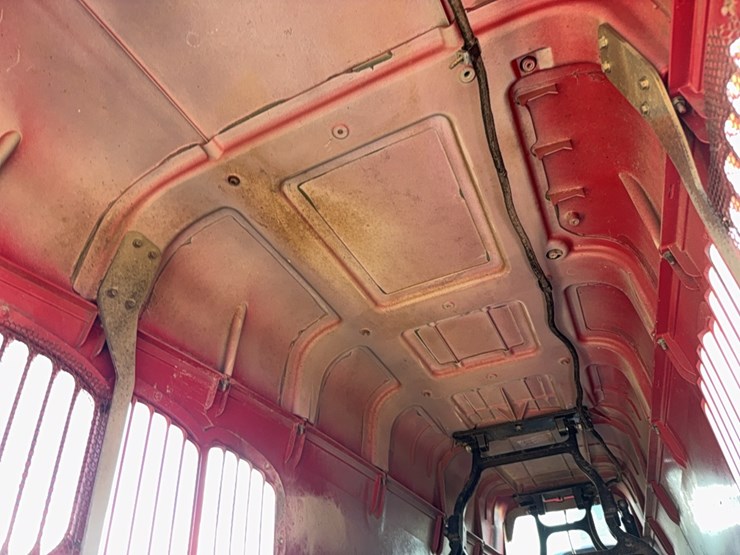 case-ih-magnum-335-image-80