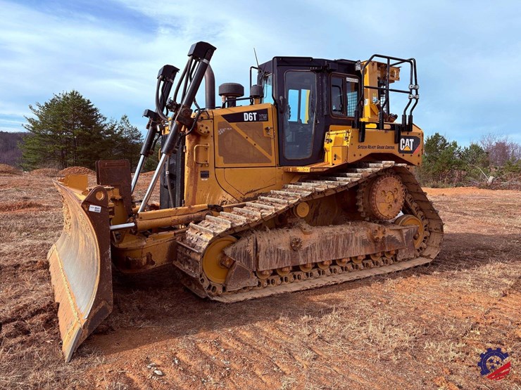 2019-caterpillar-d6t-xw-image-1