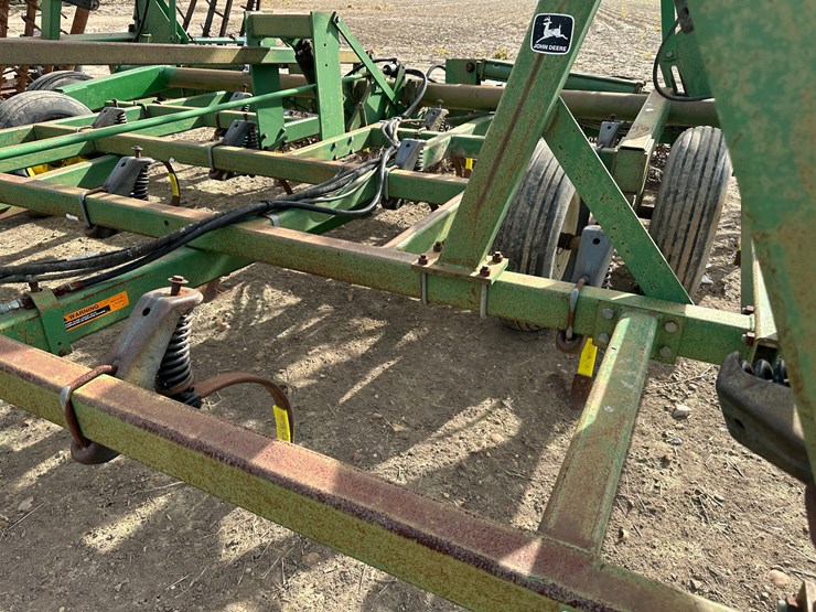 john-deere-38-image-30