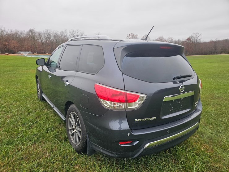 2013-nissan-pathfinder-image-9