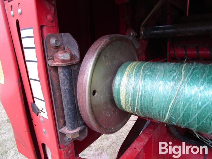 2003-new-holland-br780-image-16