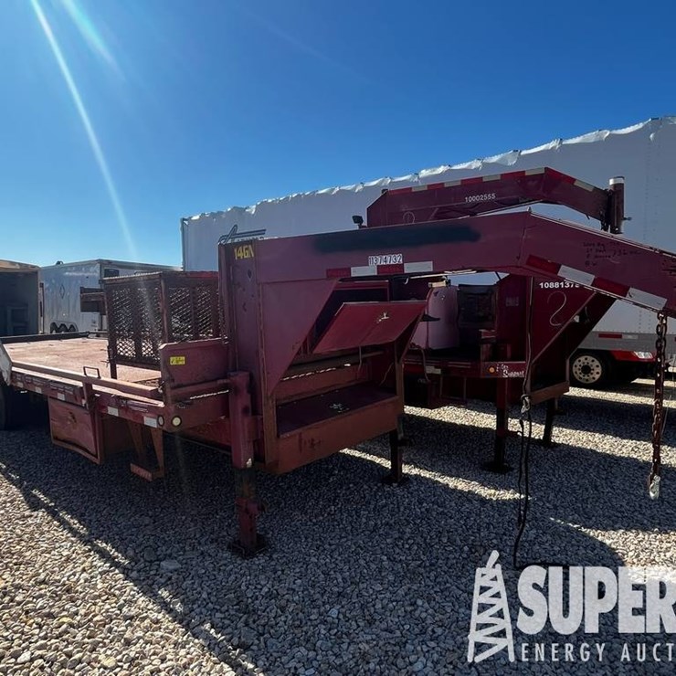 (x) (8-21) 2009 BIG TEX 32'L T/A Gooseneck Traile...