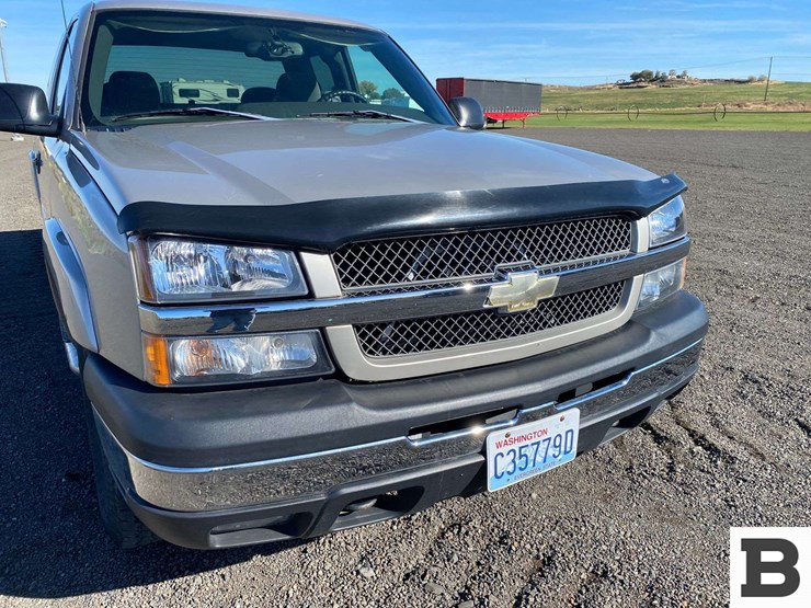 2004-chevrolet-silverado-1500-image-9