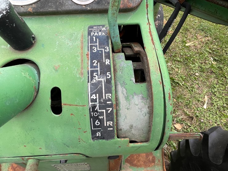 john-deere-4010-image-32