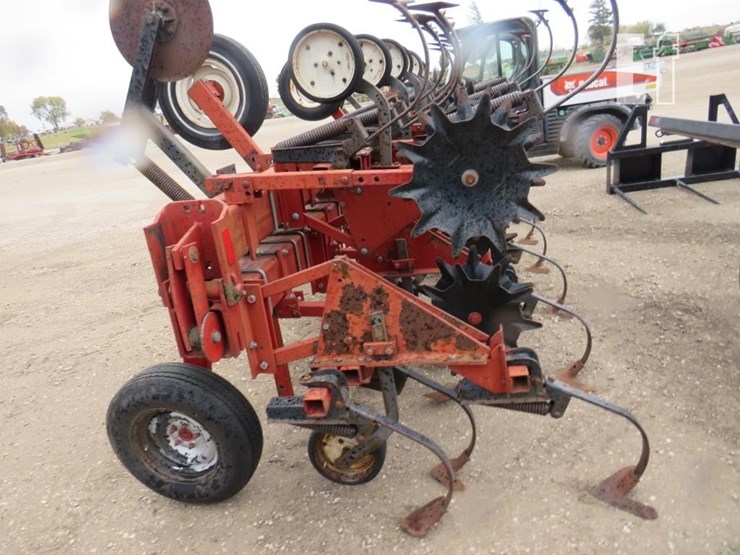 international-183-image-7