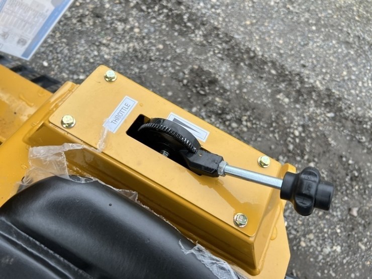 2025-infront-yf480-compact-track-loader-image-11