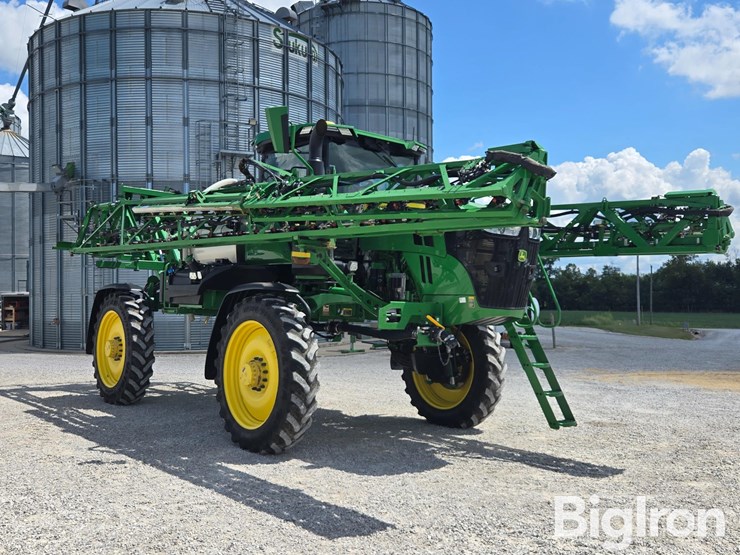 2023-john-deere-410r-image-3