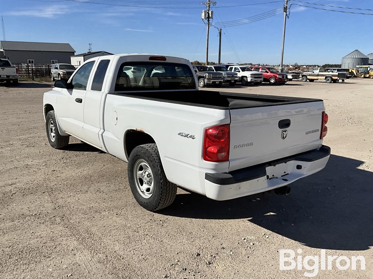 2010-dodge-dakota-image-7