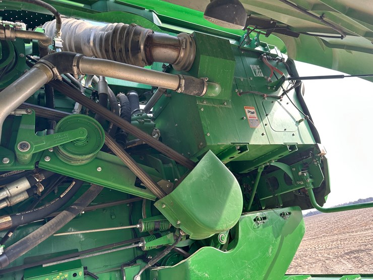 2015-john-deere-s680-image-44