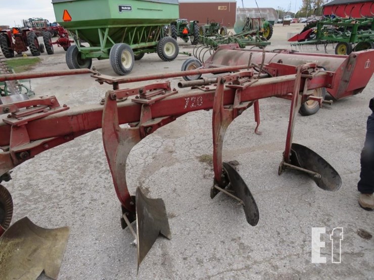 international-710-image-6