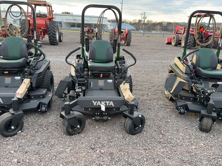 #3079-•-yakta-yxr-320-zero-turn-lawn-mower-image-2