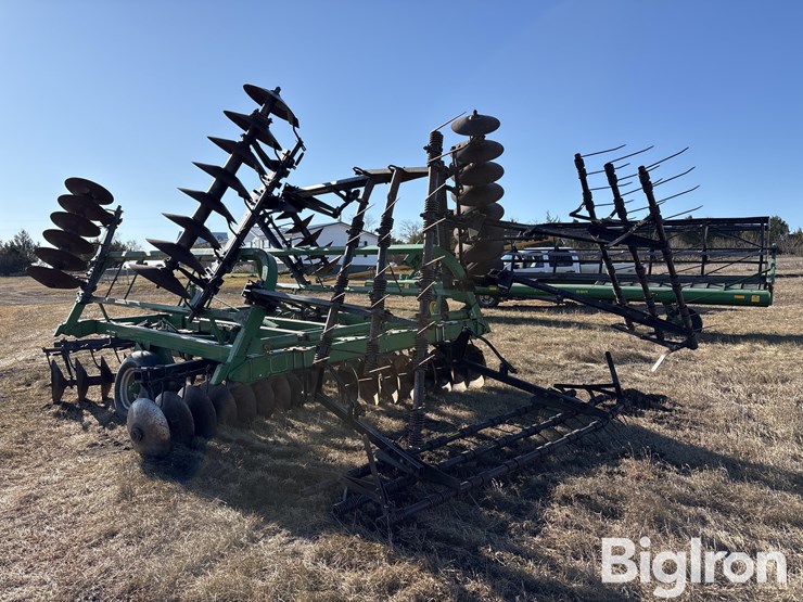 john-deere-230-image-7