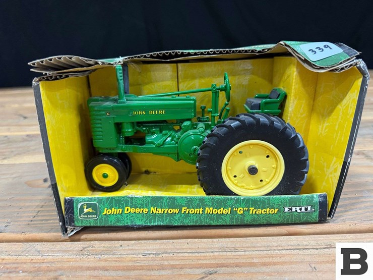 ertl-die-cast-replica-john-deere-narrow-front-model-"g"-tractor-1:16-scale-image-2