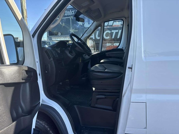 2018-ram-promaster-1500-image-12