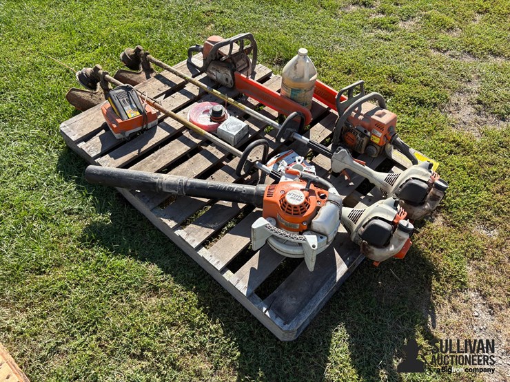 misc-pallet-of-gasoline-stihl-tools-image-3