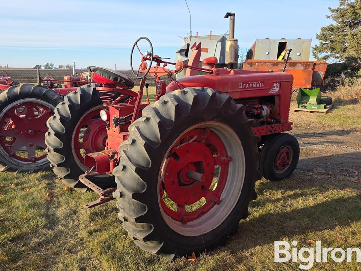 farmall-super-mta-2wd-tractor-image-5
