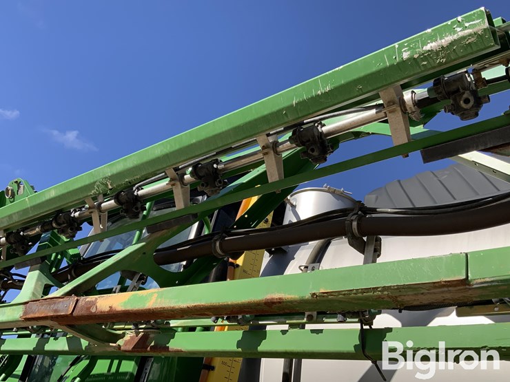 2021-john-deere-r4045-image-16