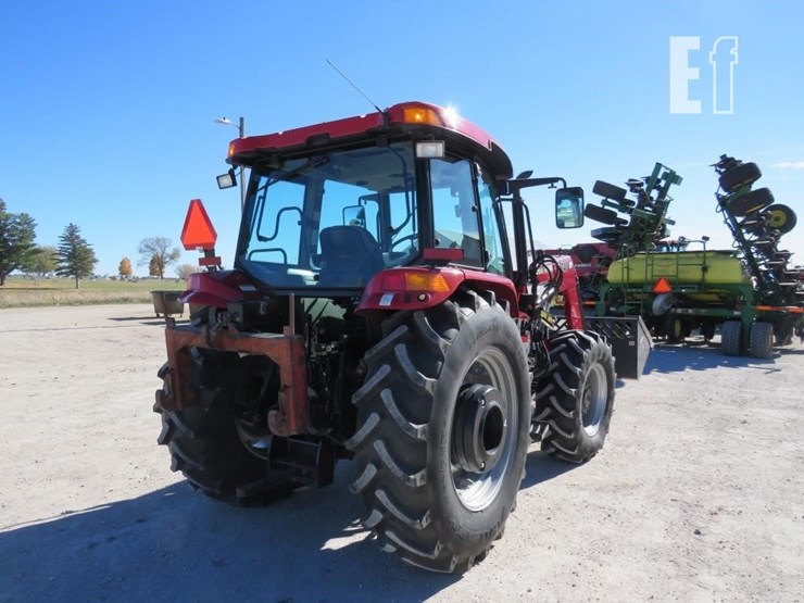 case-ih-farmall-105u-image-3