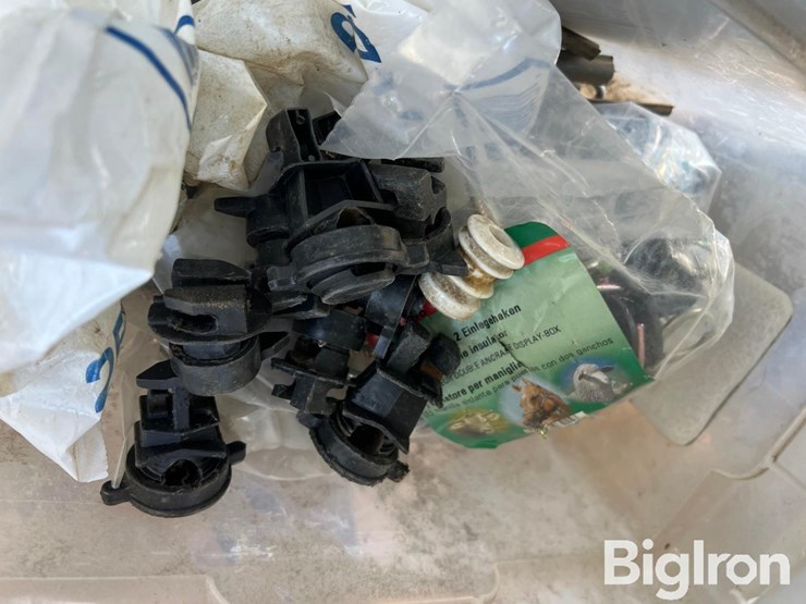 pallet-of-fencing-materials-image-18