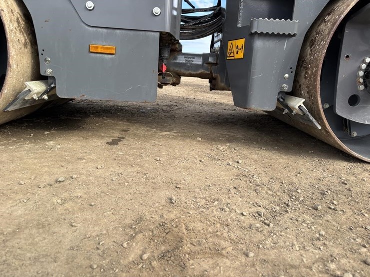 2015-dynapac-cc1200-image-9