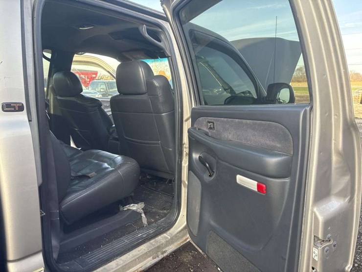 2002-chevrolet-silverado-2500hd-image-16