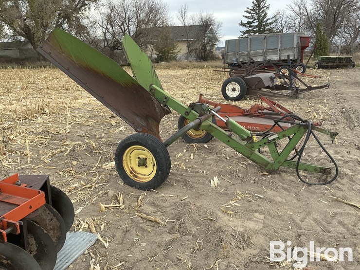 john-deere-12-image-4